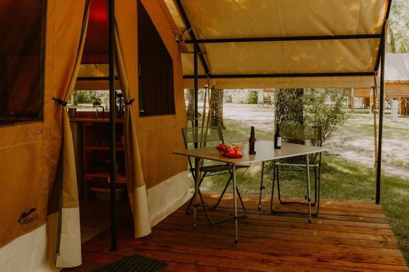 Camping Onlycamp Les Deux Rives Lannion Esterno foto